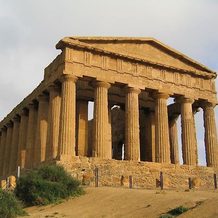 ריאלמונטה Villa Del Saraceno מראה חיצוני תמונה