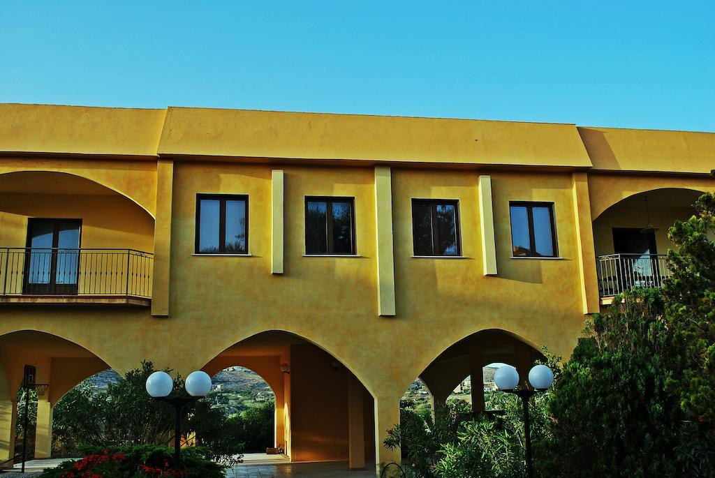 ריאלמונטה Villa Del Saraceno מראה חיצוני תמונה